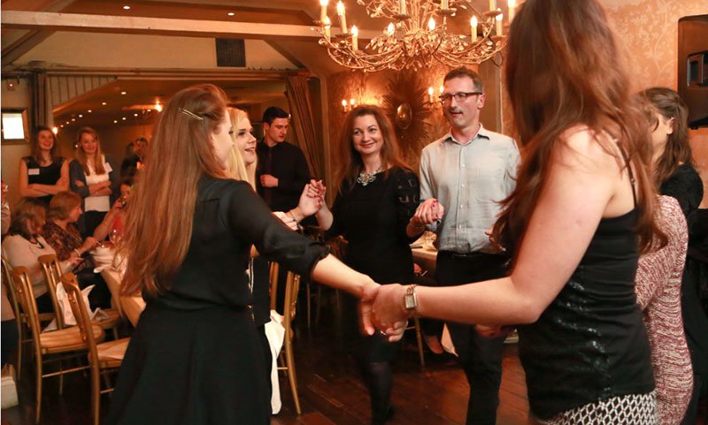 irish-dancing-dublin-pub-night